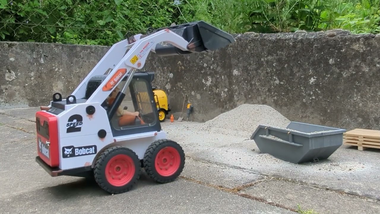 Double E - E594 alias Bobcat S450 im Maßstab 1:14