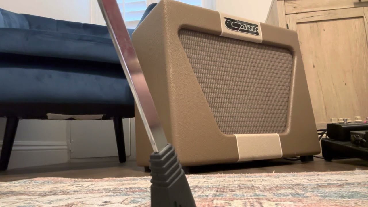 Carr Super Bee 1x12 with overdrive pedals.