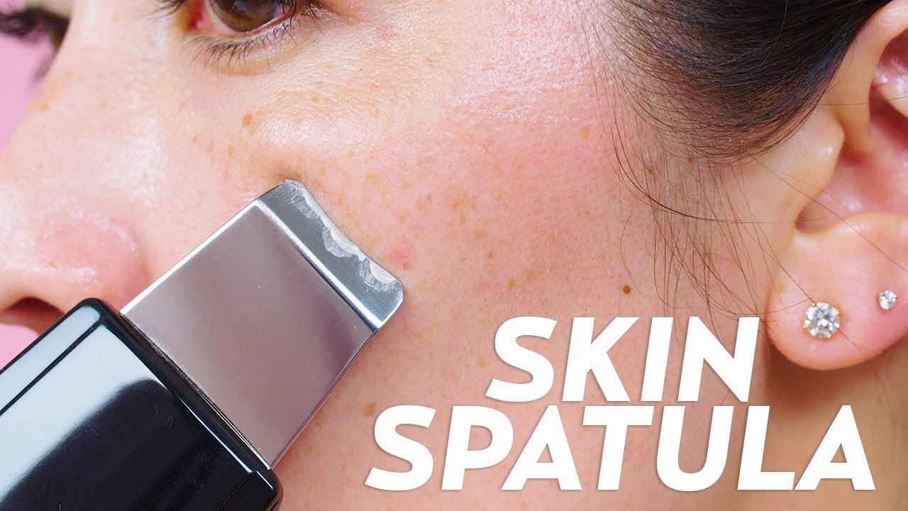 Skin Spatula? I Try an Ultrasonic Microcurrent Device!