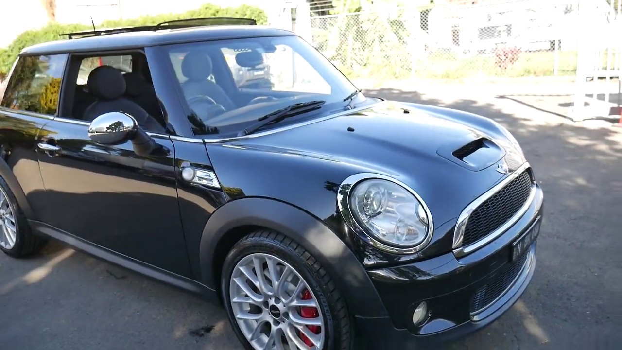 2009 Mini Cooper S John Cooper Works Manual - YouTube