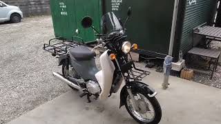 カブプロja61のライトカバー、新車からの取り外しです mqdefault.jpg