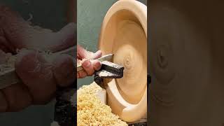 Larch is very hard to grind, it is incredibly hard and viscous #wood #woodscraft #woodenbowl