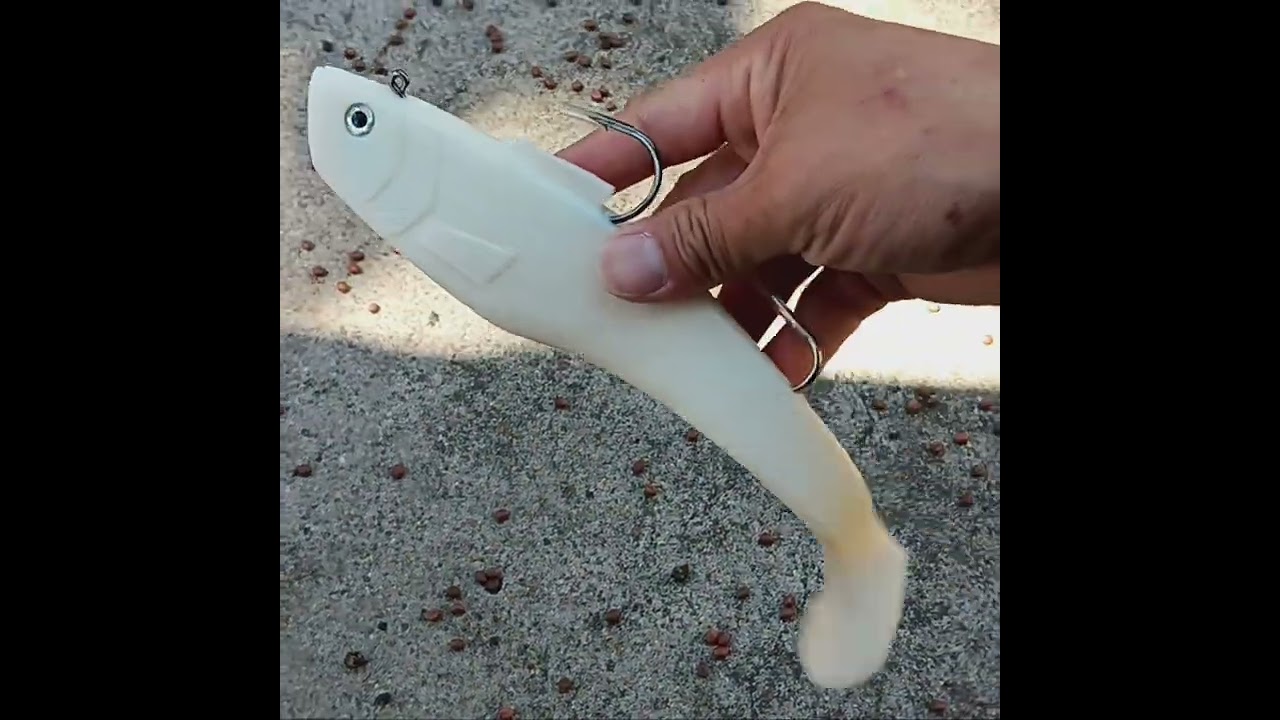 Tsunami Pro 9 inch Halographic Swim Shad