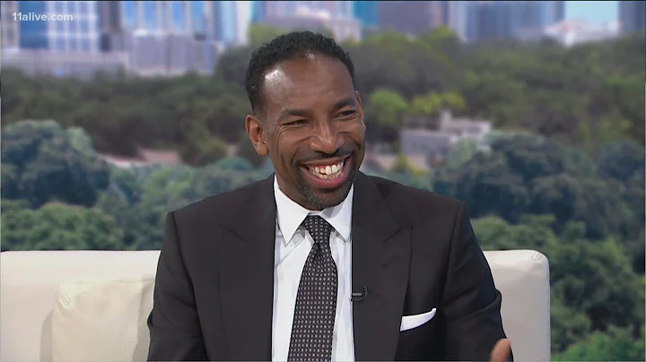 Incoming Atlanta Mayor Andre Dickens speaks with 1...