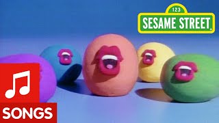 Video thumbnail of "Sesame Street: I Wanna Be Me Song"