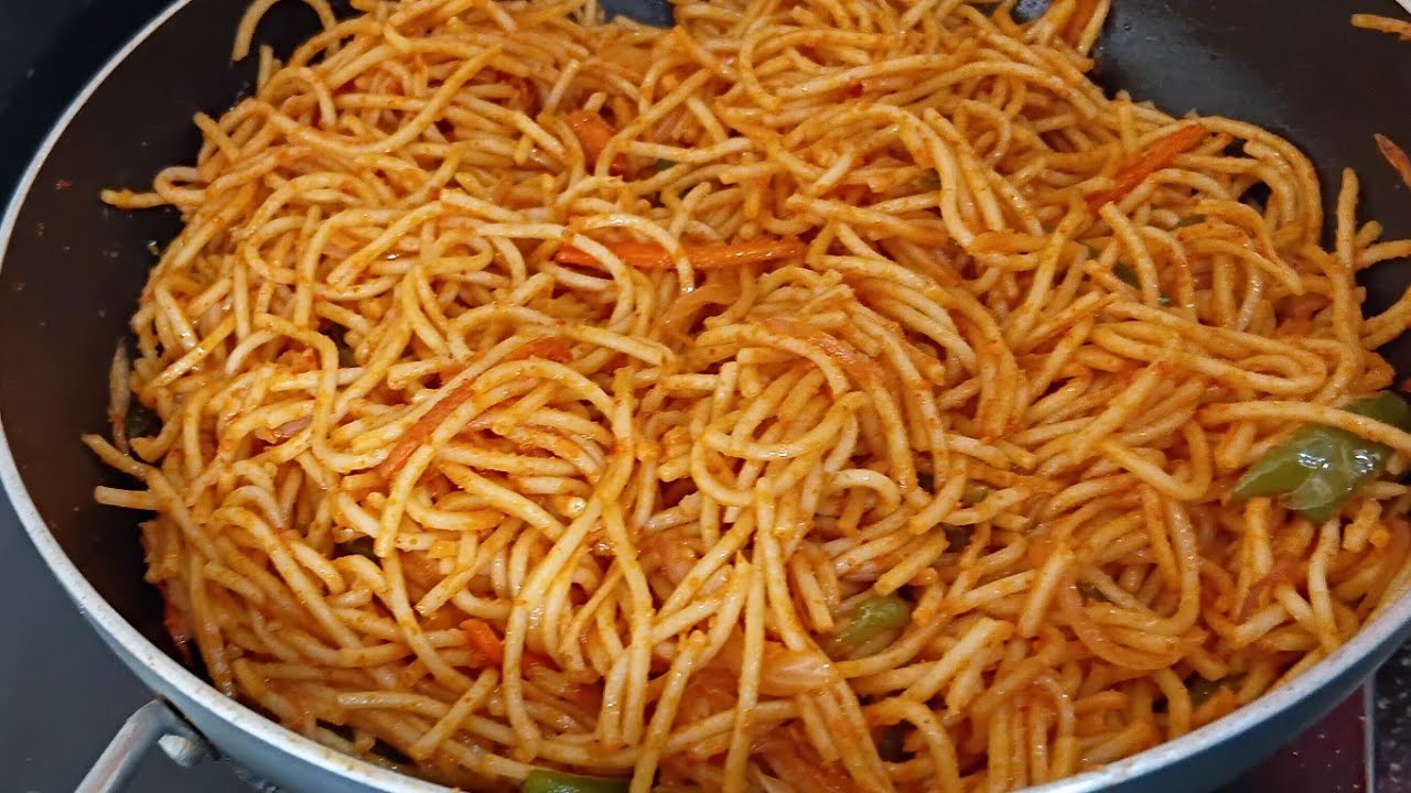 Hakka Noodles Recipe 🍜 /How to make hakka noodles Recipe| noodles kaise baney| vegetarian noodles 