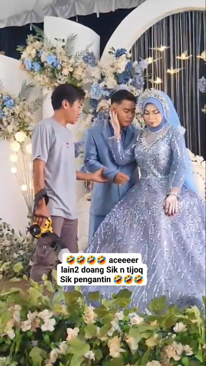 I thought what the groom was pointing at earlier, but it turns out 🤣🤣