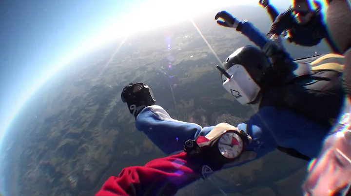 Alice McClure - Sky diving