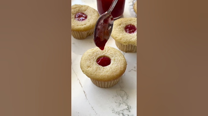 Vegan Strawberry Tiramisu Cupcakes!! #vegancupcakes #strawberry #dessert
