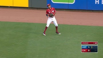 LAD@CIN: Hamilton hustles to make a running catch