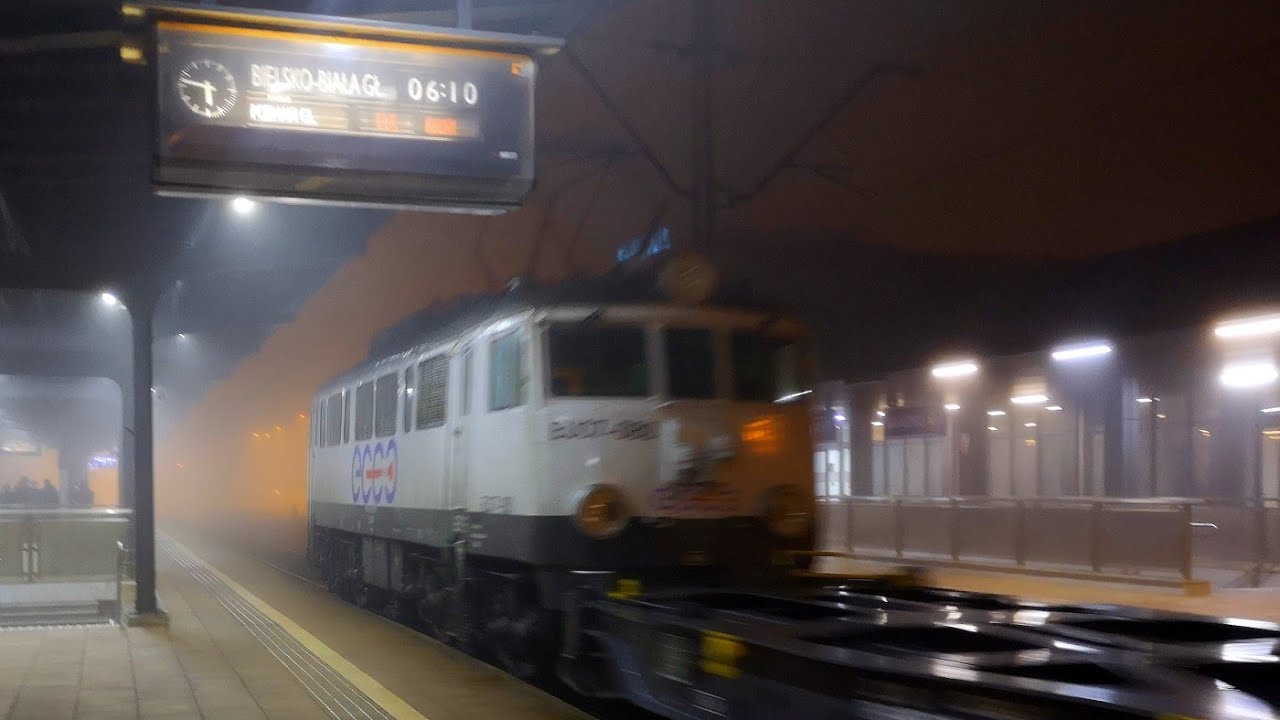 EU07-080 z kontenerami przed świtem | Gniezno