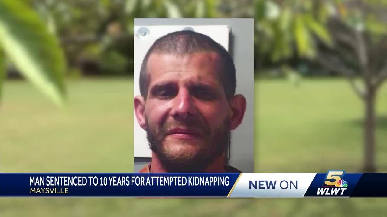 Man accused of trying to kidnap 2 children from park in Kentucky gets ...