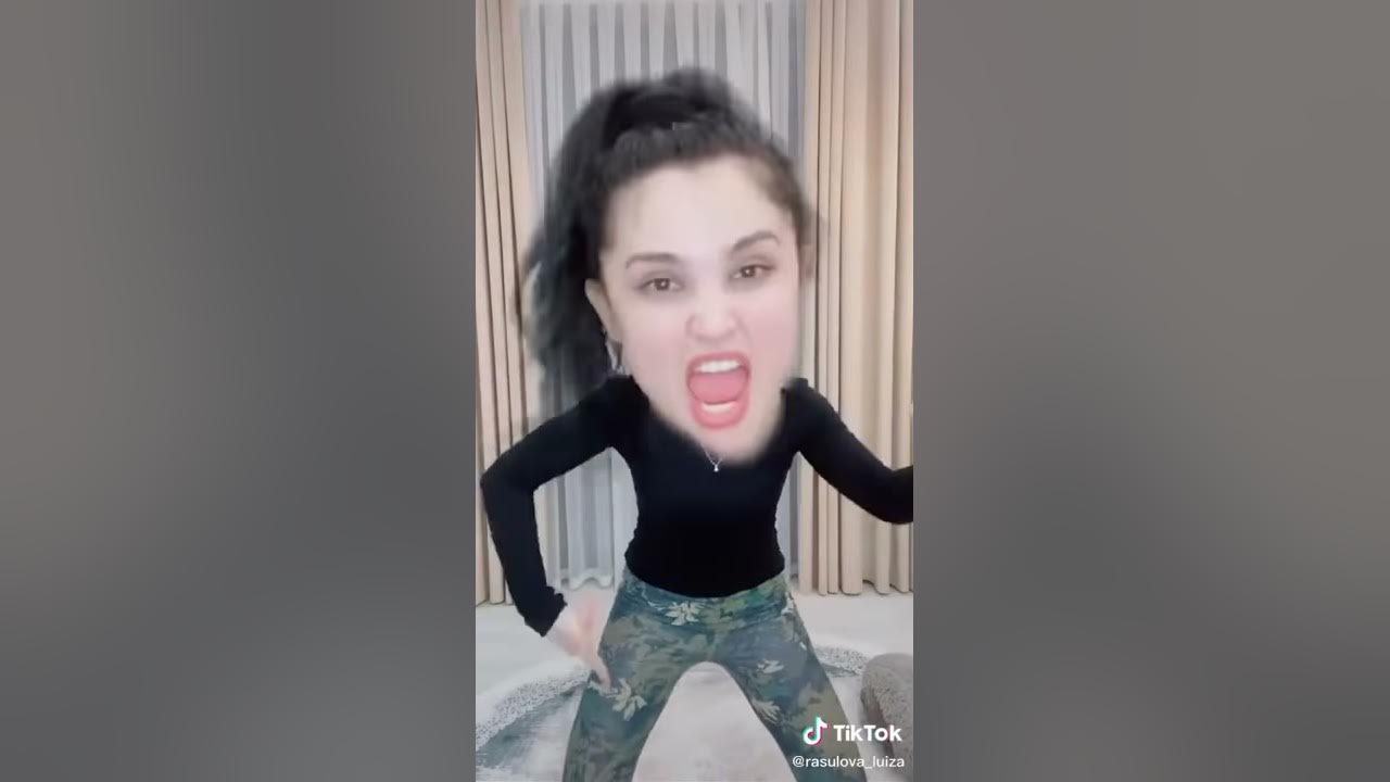 Luiza Rasulova купальнике