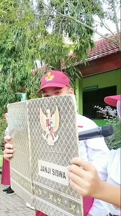 Pembacaan Janji Siswa