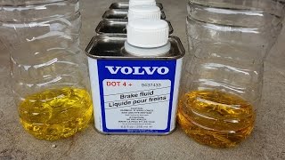 Replacing brake fluid on Volvo using Motive Power Bleeder (English)