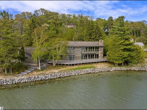 3151 Crystal Drive, Beulah, MI home video tour