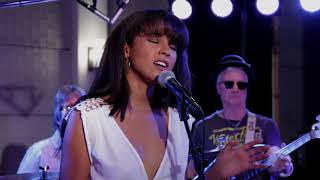 Video thumbnail of "Willin' Songwriter Lowell George Performed by The Linda Ronstadt Experience"