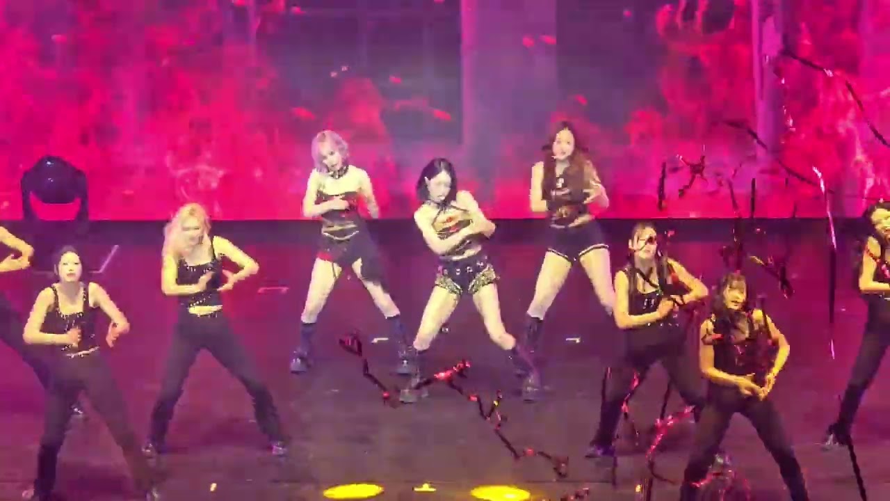 20251102 VIVIZ WORLD TOUR [NEW LEGACY] IN TAIPEI