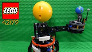 LEGO 42179 Planet Earth and Moon in Orbit