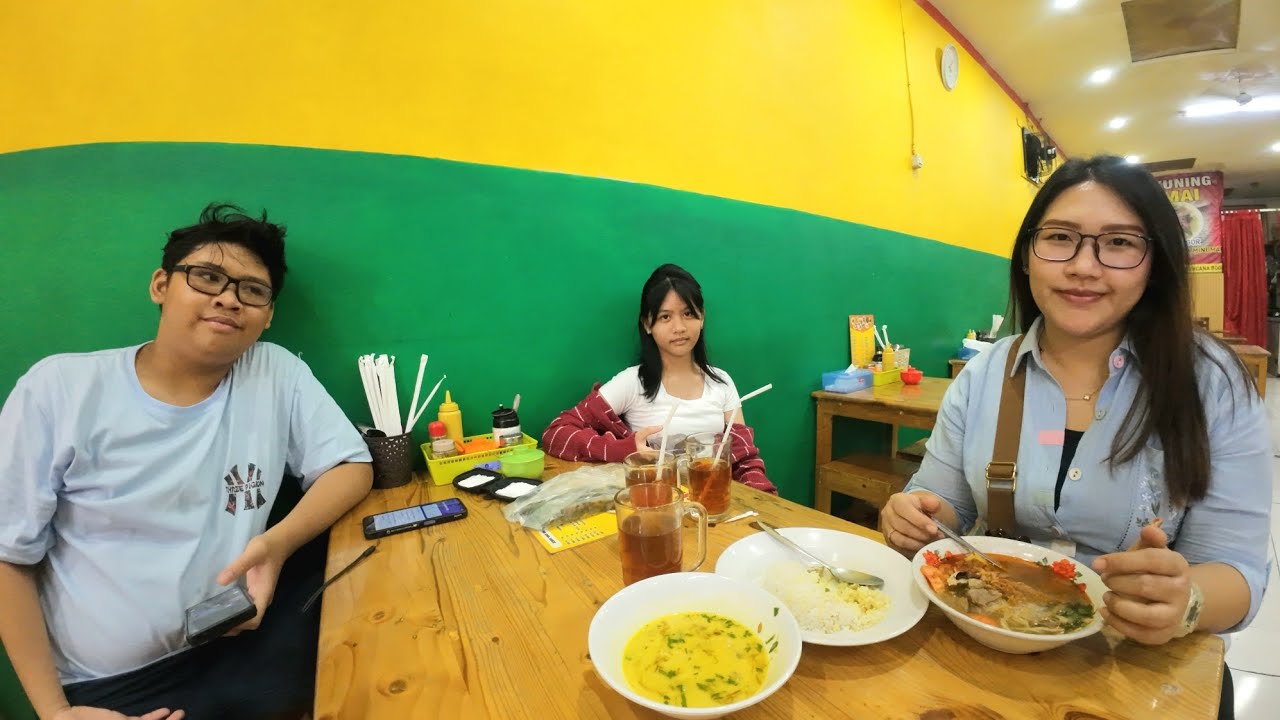 Street Food Surya Kencana Soto Kuning Bu May Dan Rekomendasi Tempat Nongkrong