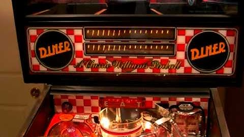 Williams DINER pinball machine: displays test