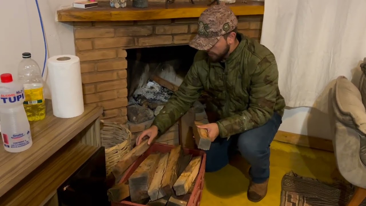 COMO ACENDER UMA LAREIRA??? FOGO NA LENHA