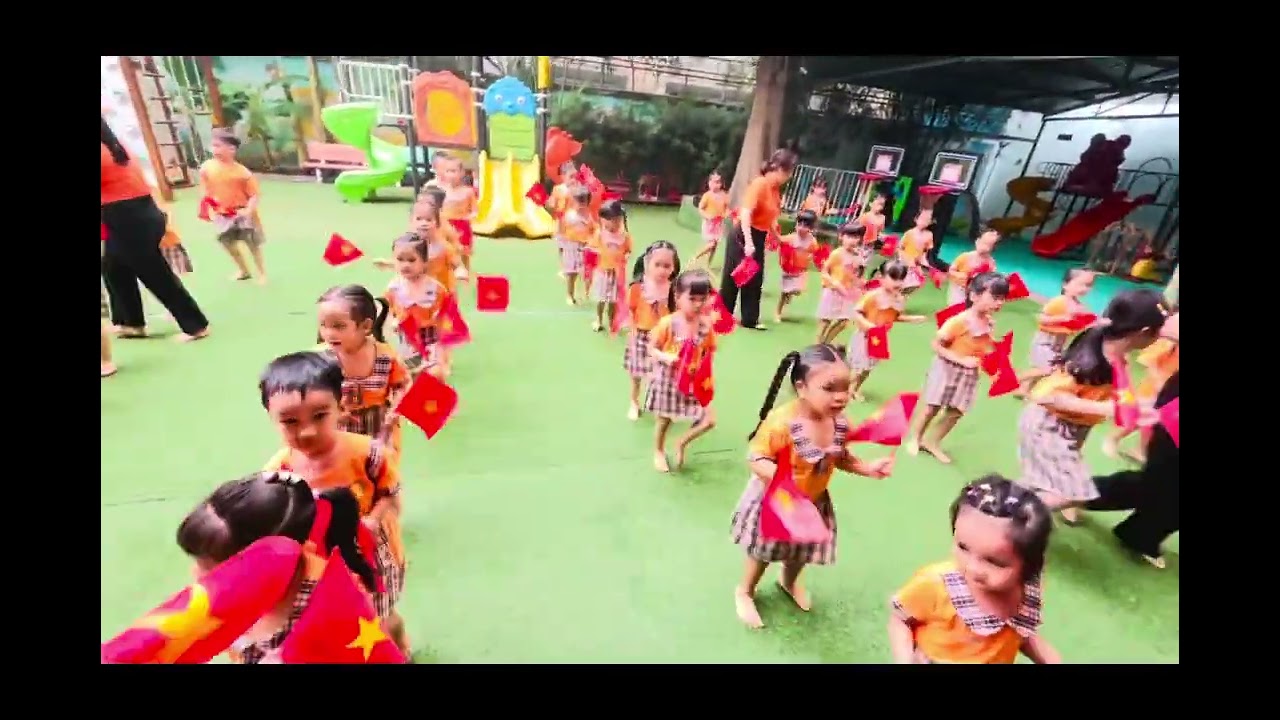 🌷Sáng nay lúc 8h ngày 18/4, các bé cùng thành phố tập thể dục đồng diễn 🌷