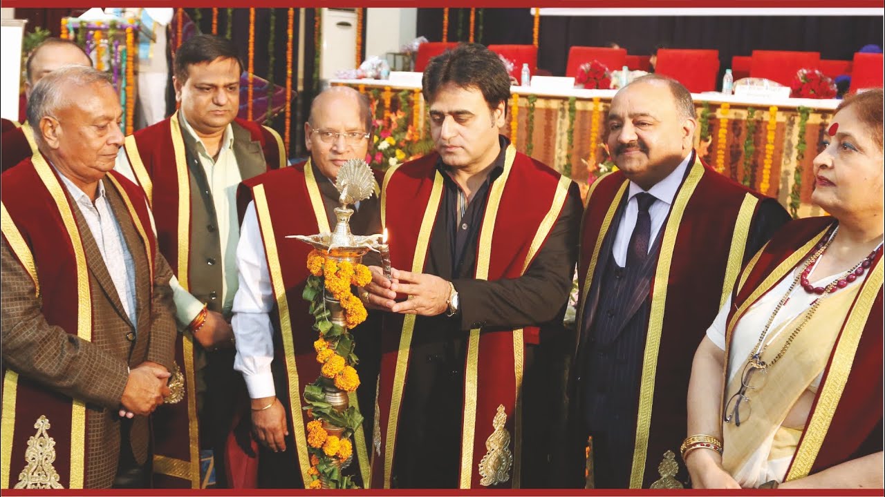Sanjeev Juneja joined the convocation ceremony and shared tips with students