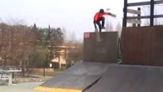 salò distraction trick!!tony skate video