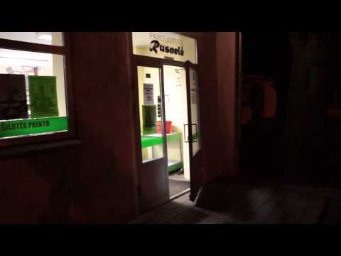 Video: Besisukančios Durys