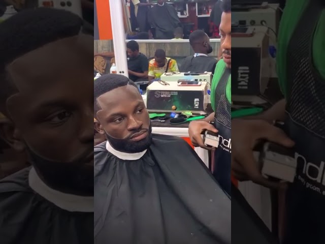 How to do fading on the beard 🧔 and hair 💇‍♀️💇‍♂️💈 #shorts #haircut #barbershop #ghana #barce