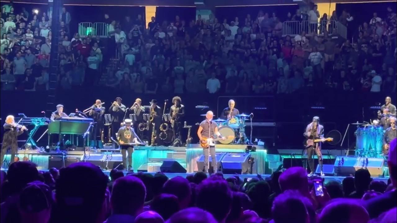 BRUCE SPRINGSTEEN local hero prudential center Newark, NJ April 14 2023