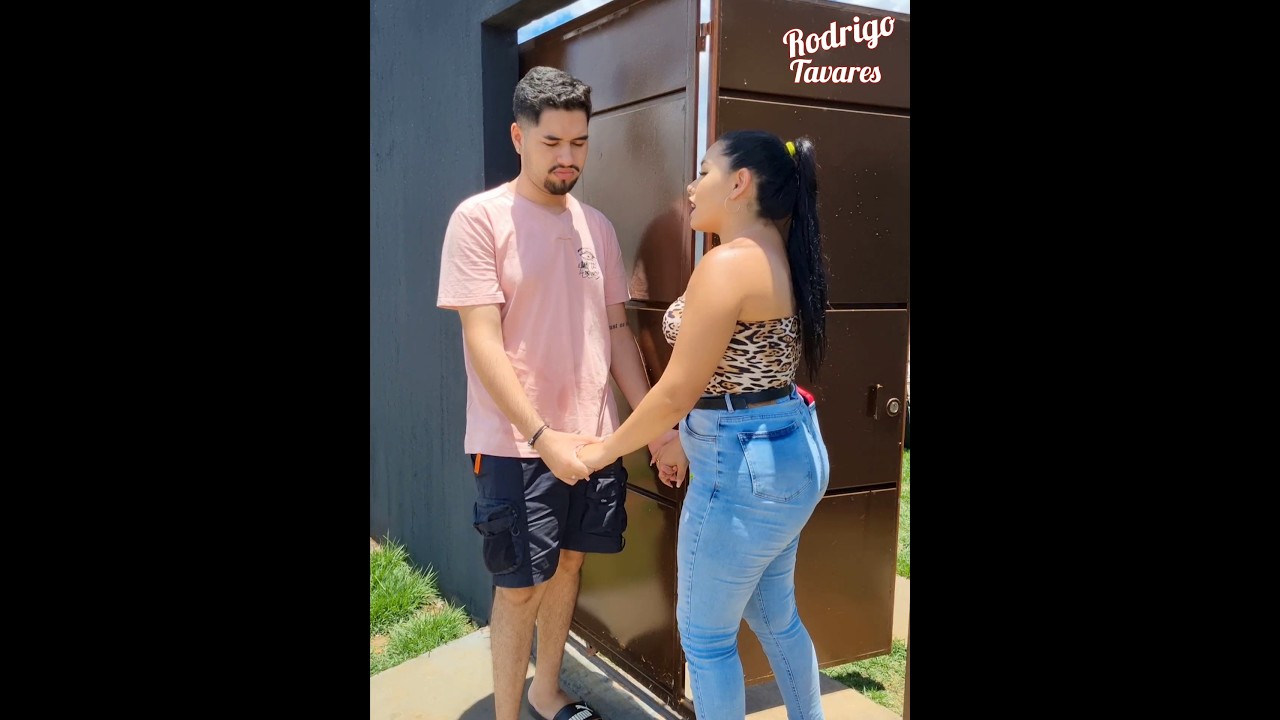 Ele pegou uma conversa ESTRANHA no celular dela, e isso mudou TUDO, veja o final!!!