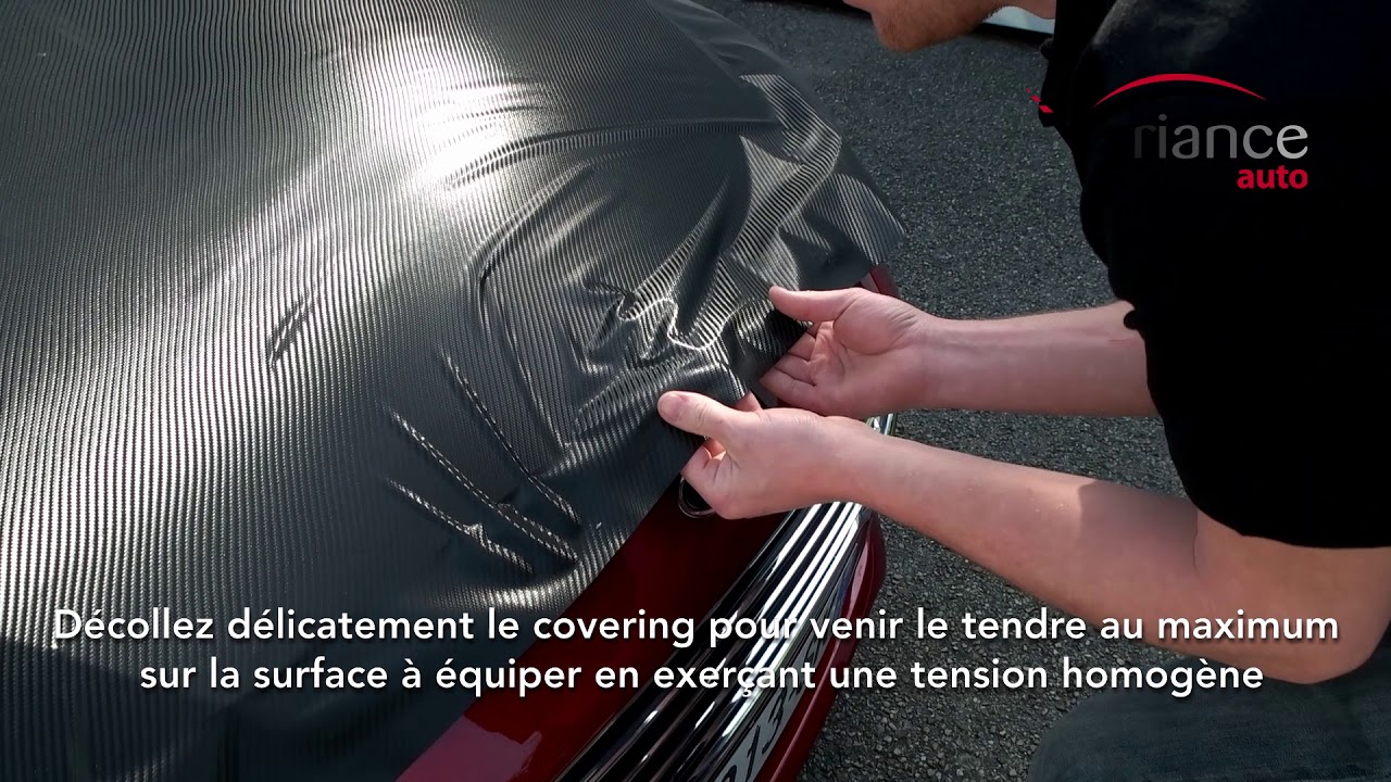 Covering voiture noir profond brillant 3D