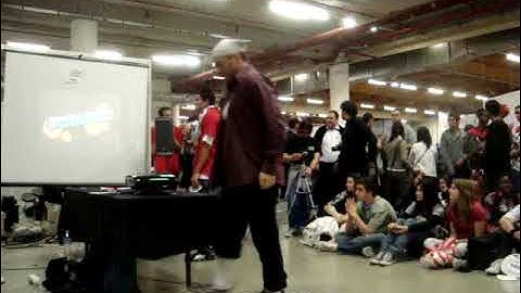 DDR freestyle competition by Orgames / chibi japan expo 09 : Shinsh / U can