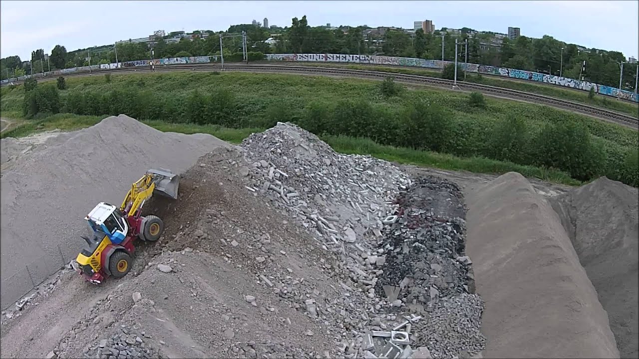 Grond zeven met Doppsttadt SM 620 E Hybrid Aw Groep