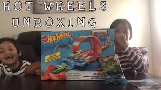 Hot Wheels Loop Stunt Champion Unboxing | Briones Brothers