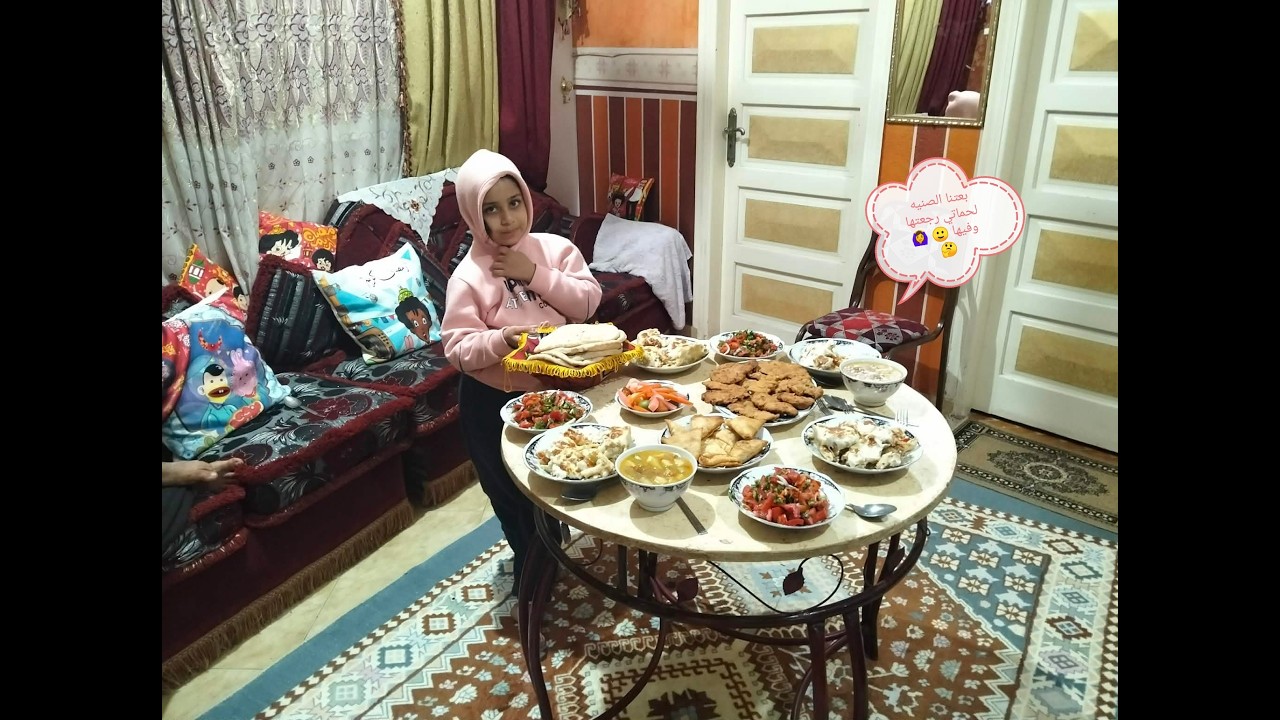 كانت غاليه عليا بس خدت الشر وراحت بعتنا مكه بالصنيه لحماتي راحت مرجعاها وهي فيها 🤔 🙆 