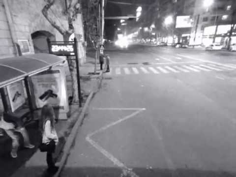 ქართველი გოგო ბიჭს სცემს