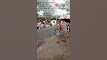 Cụ Ông Ném Bịch Rác Mà Đốn Tim Vạn Người