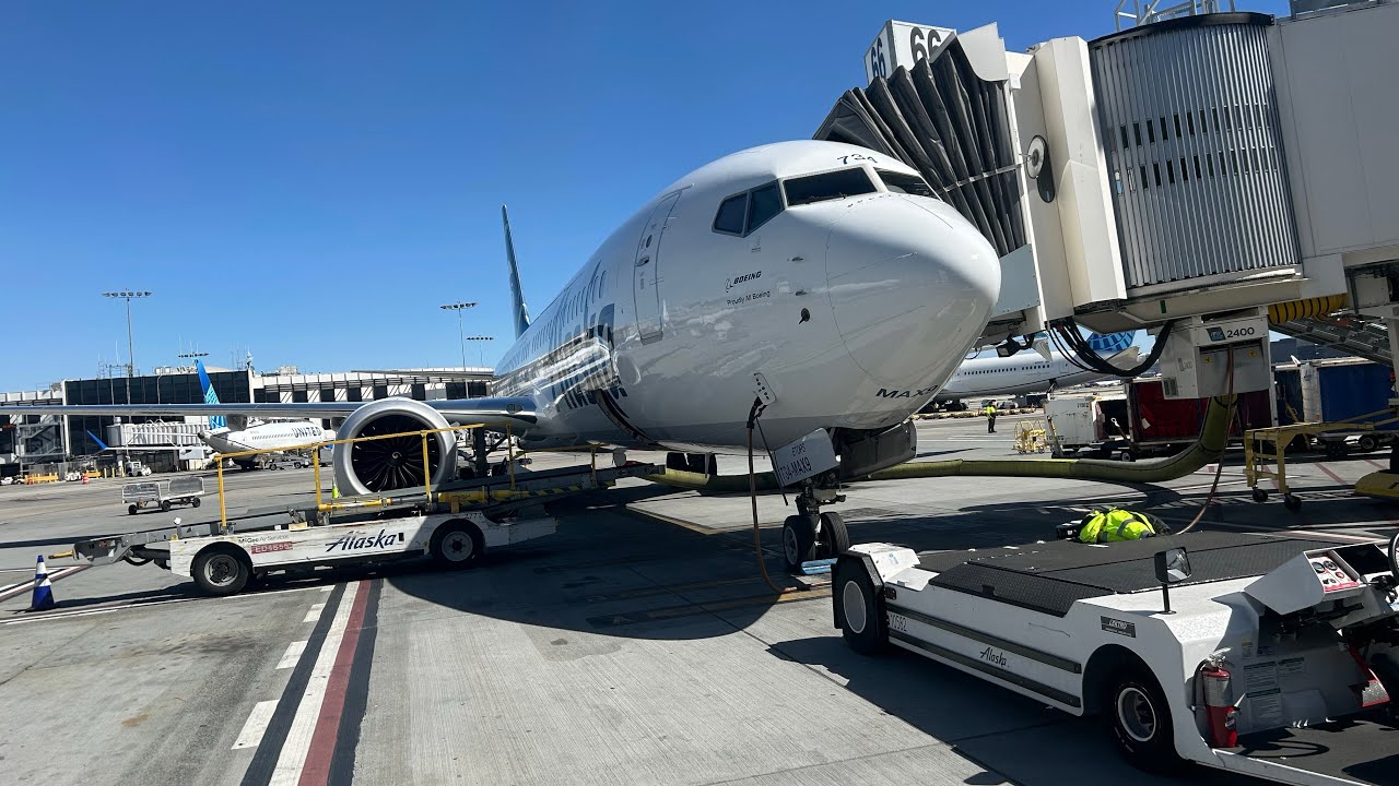 🇺🇸Los Angeles airport  12:30. 