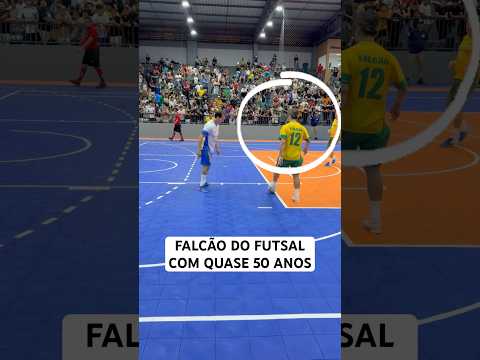 Falcão com quase 50 anos faz mágica #futsal #futebol #football
