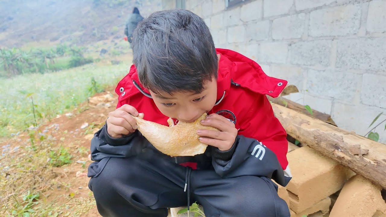 Bật Khóc Khi Xem Bữa Cơm Ngon Đầu Tiên Của A Khé A Nhỉ Người Dân Tộc Dao .