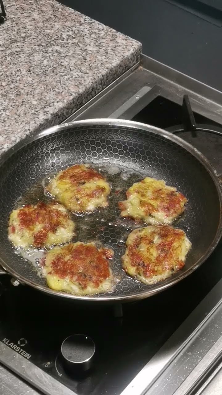 Kartoffelplätzchen mit Speck, Zwiebeln, Bärlauch, knofi #rösti# ...