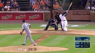 SEA@DET: Upton gives the Tigers a 7-6 lead with homer