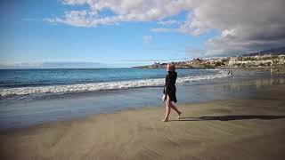 Spaziergang an der Playa de Fañabé, Costa Adeje, Teneriffa im Dezember | Kanarische Inseln, Spanien