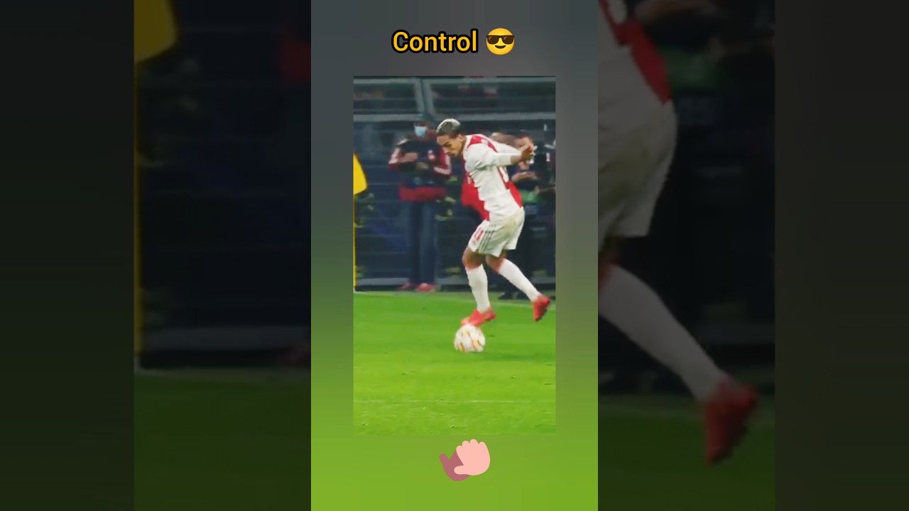 best control 😎 on football game 💪 #shorts #football