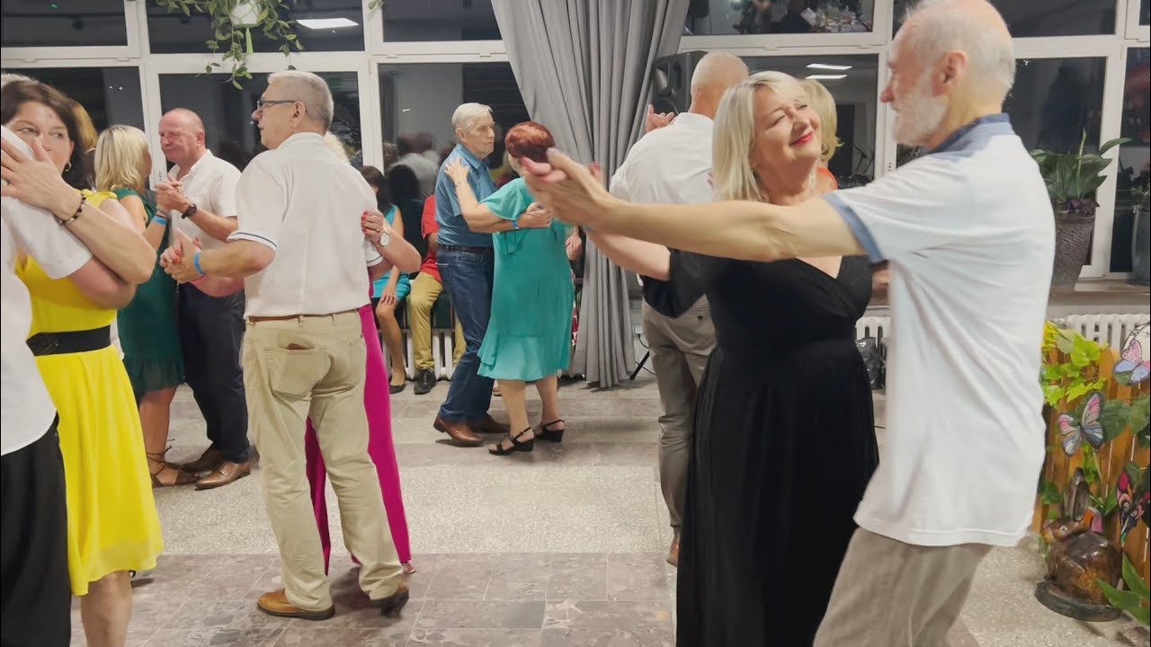 6 lipca 2024 romantyczna melodia która budzi wiele emocji oraz wspomnień!