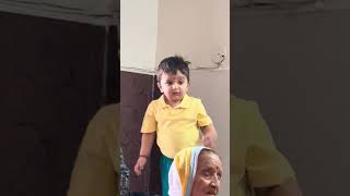 Raghav dancing 🕺 |Kirtan at Badi Amma’s place 🙏 #cutebaby #baby #cute #love #kirtan #kirtanbhajan