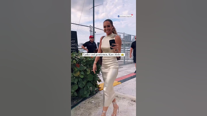 Kate Abdo doesn’t miss!🧎‍♀️